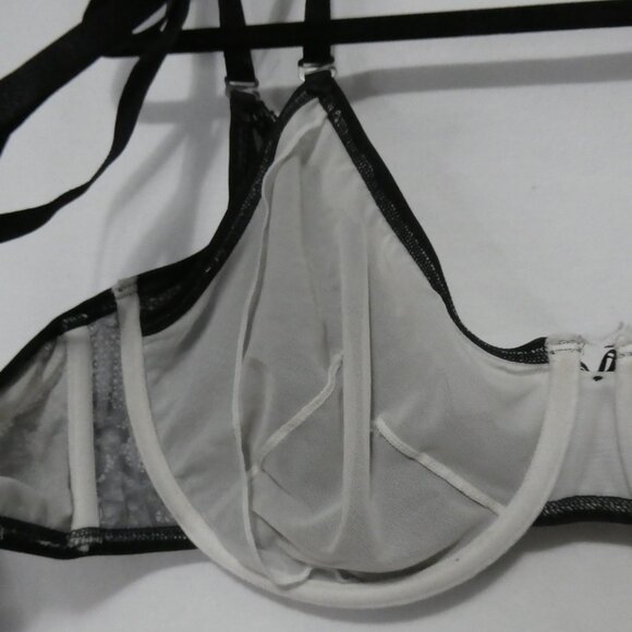 AG - ASHLEY GRAHAM | 40 DDD | Elegant Lace Black Bra | *Padding Not Included - Picture 12 of 16